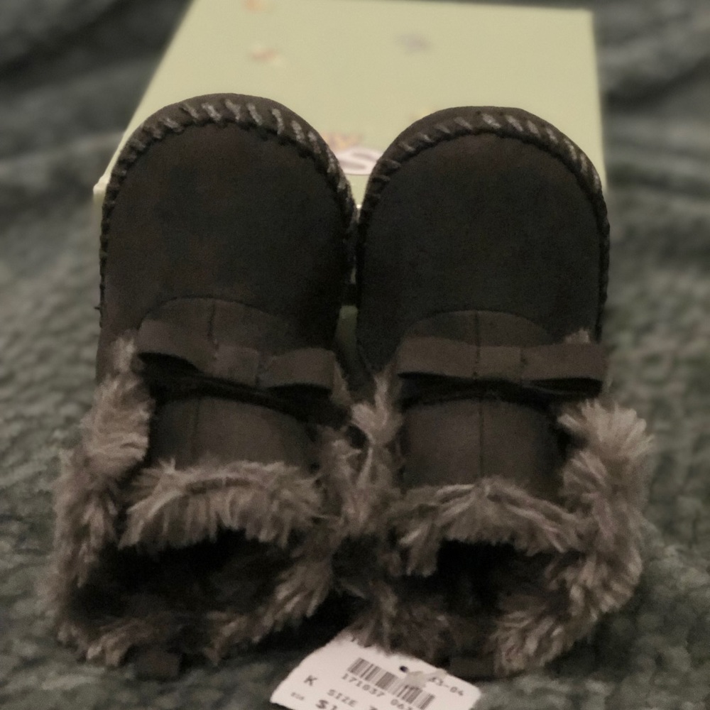 Cozy Gray Boots for baby girls size 3
